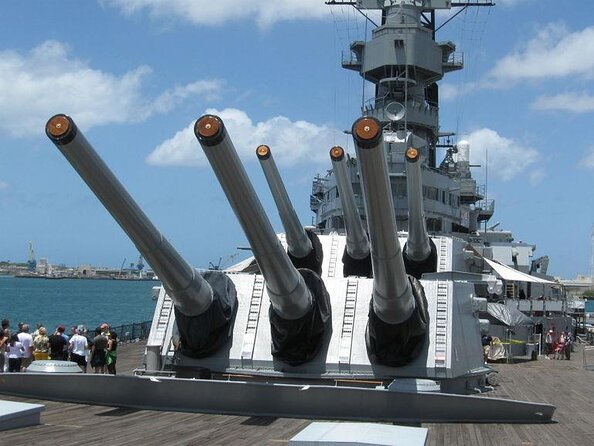 Oahu: Pearl Harbor USS Arizona Memorial & Battleship Missouri - Waikiki pickup and drop-off, the real time-saver