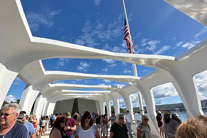 Oahu: Pearl Harbor USS Arizona Memorial Small Group Tour - From hotel lobby to Pearl Harbor: what the pickup really feels like