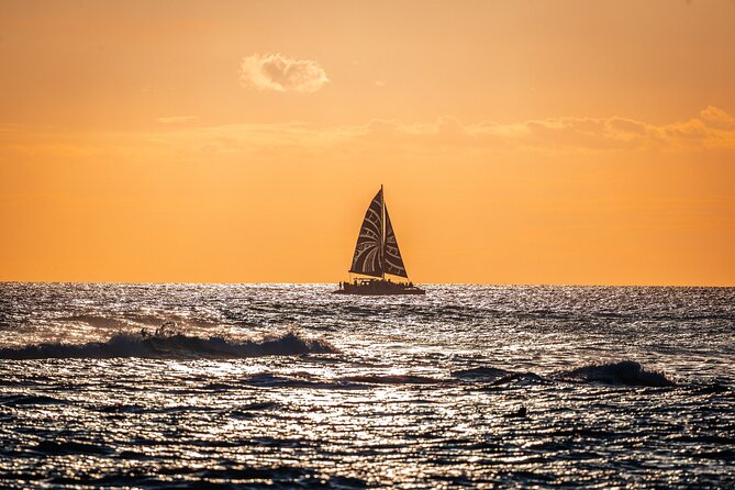 Oahu's Waikiki Coast: Moana’s Sunset Cocktail Sail - Drinks and real value: complimentary first round, then $8 each