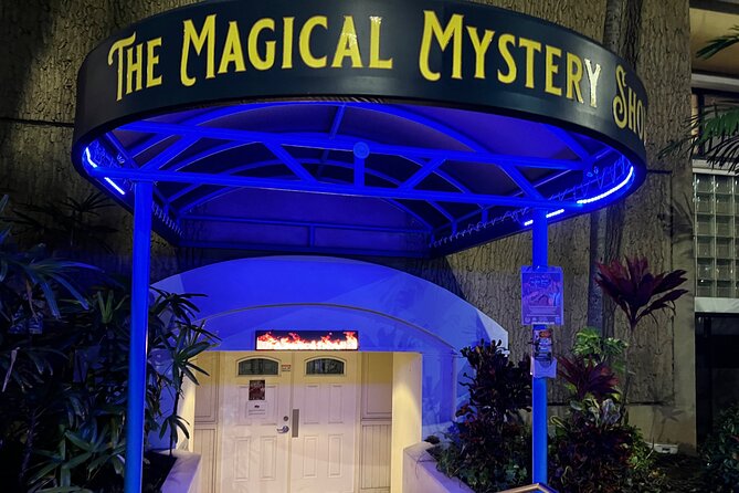 Oahu: The Magical Mystery Show! at Hilton Waikiki Beach Hotel - The levitation act inches away, and how to watch it without losing the fun