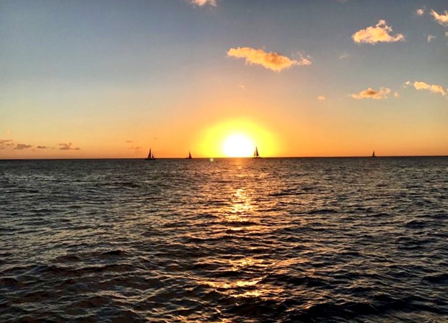 Oahu: Waikiki Glass Bottom Boat Sunset Cruise - Where You Meet, and How to Get There Without Stress