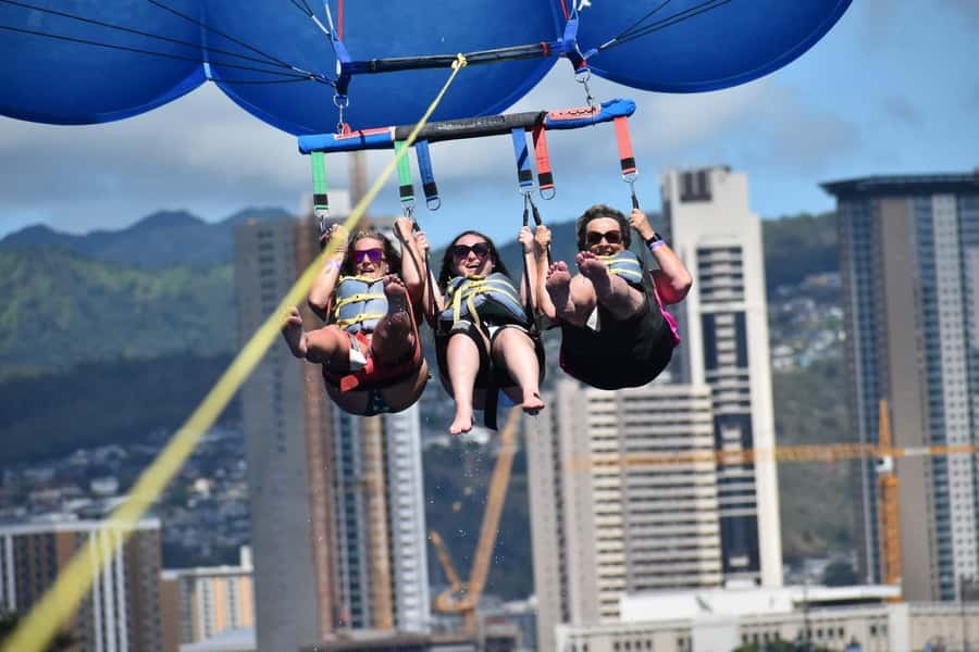 Oahu: Waikiki Parasailing - Getting to Waikiki Parasail Hawaii and Checking In On Time