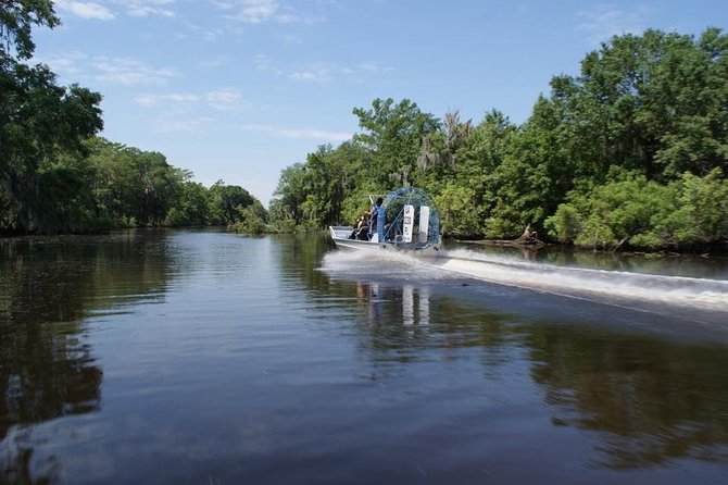 Oak Alley Plantation and Large Airboat Swamp Tour from New Orleans - Self-Explore Time on the Grounds: Blacksmith Shop, Exhibits, and a Realistic Walk Plan