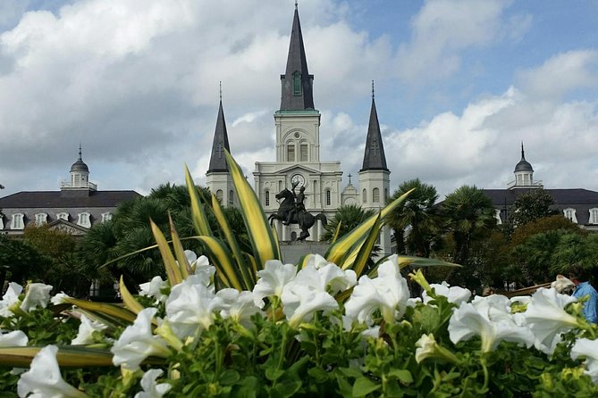 One Hour Saint Louis Cemetery Number One Walking Tour - Start at 710 St Louis St, then head to the gates
