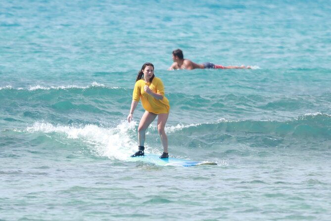 Open Group Surfing Lesson in Waikiki, Hawaii - In-The-Water Coaching in Waikiki: Paddling, Turning, Standing