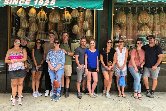 Original NYC Guided Food Tour of Chinatown and Little Italy - Dessert finale: cannoli at Ferrara Bakery & Cafe