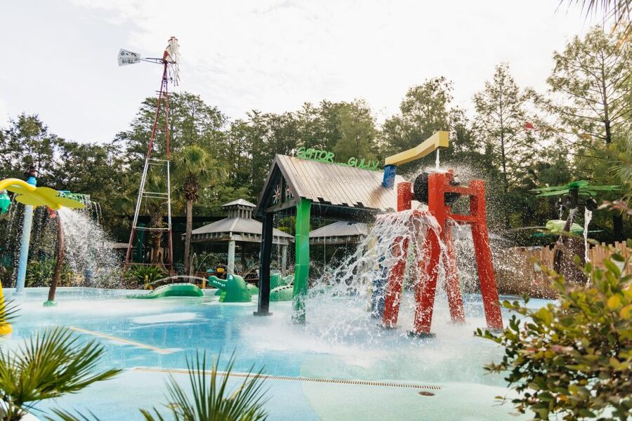 Orlando: Gatorland Skip-the-Line Ticket - Gator Jumparoo Show: The 4 to 5 Foot Splash Moment