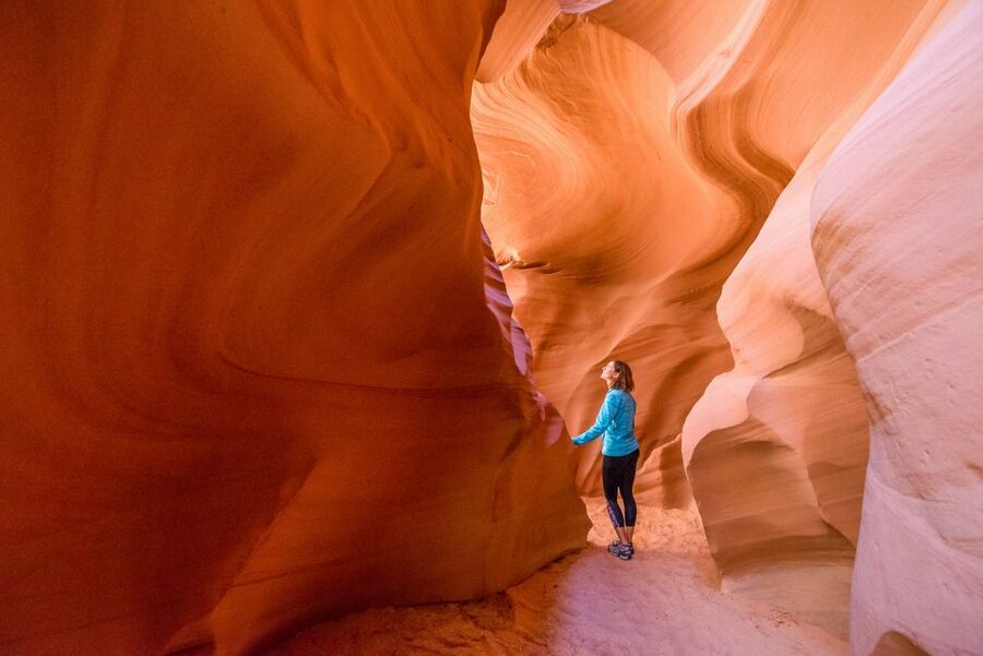 Page: Antelope Canyon X Guided Tour - What your guide does: from Van to Bambi, it changes everything