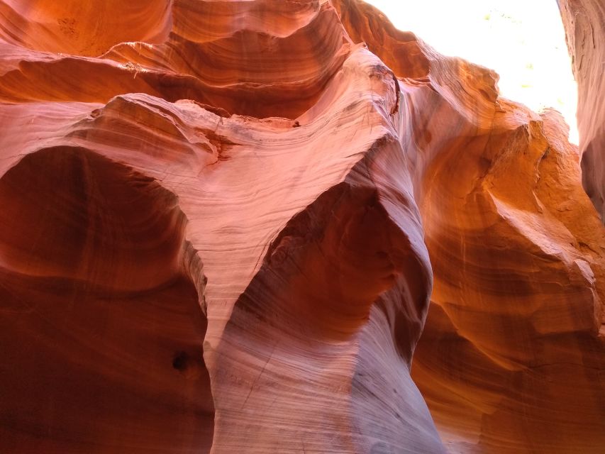 Page: Lower Antelope Canyon Entry and Navajo Guided Tour - What To Bring (So You Don’t Get Stuck Outside)