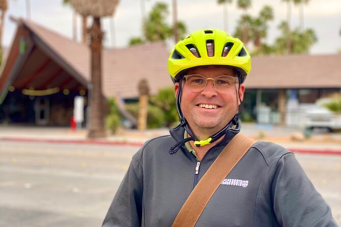 Palm Springs Modernism Architecture & History Bike Tour - Meeting at Big Wheel Tours and sorting out your bike plan