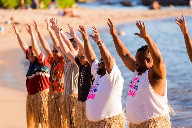 Paradise Cove Luau - Dinner at Paradise Cove, buffet vs table service and what to watch for