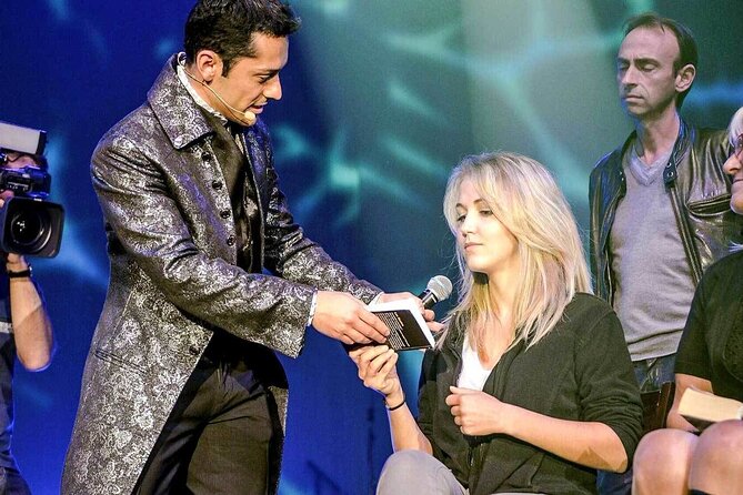 Paranormal - The Mindreading Magic Show at Horseshoe Las Vegas - What to Expect in the Show: Predictions, Pocket Thoughts, and Timing Tricks