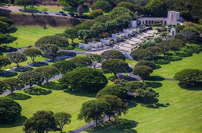 Pearl Harbor, National Memorial Cemetery and Honolulu City Tour - The USS Arizona Memorial and the Navy launch: what the ticket really means