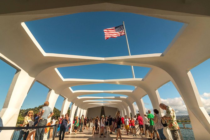 Pearl Harbor USS Arizona Memorial and Honolulu City Tour - The USS Arizona Memorial: the boat ride and the rules that protect the mood