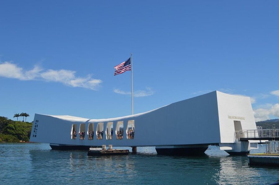 Pearl Harbor: USS Arizona Memorial & Battleship Missouri - Waikiki pickup, air-conditioned comfort, and the early start advantage