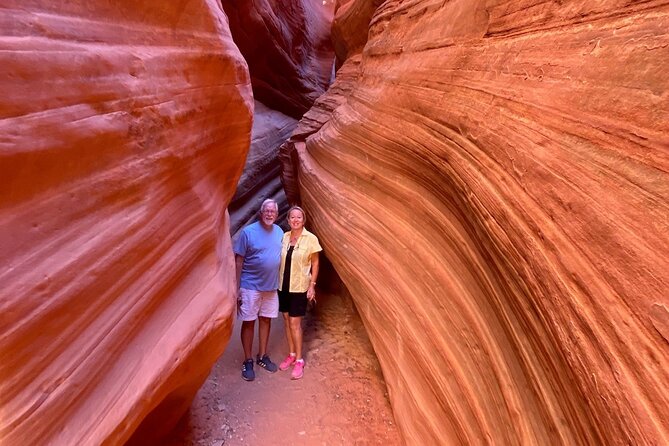 Peekaboo Slot Canyon UTV and Hiking Adventure - Guides make or break the experience