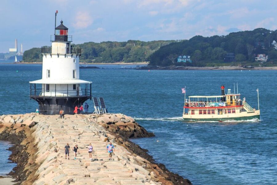 Portland: Best of Maine Lighthouse Scenic Cruise - Civil War Era Fort Sights: See the Harbor as a Defended Space