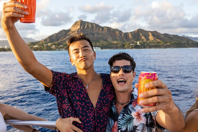 Premier Waikiki Sunset Party Cruise with Live DJ and Full Bar - The Live DJ and LED Light Show: Why It Works