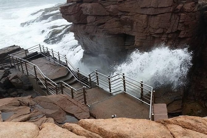 Premium Narrated Bus Tour of Bar Harbor and Acadia National Park (3.5 Hours) - Jordan Pond House: views, lunch options, and a parking caveat