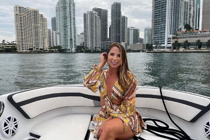 Private Boat Ride in Miami with Experienced Captain and Champagne - Millionaire Row and the celebrity-home belt from sea level