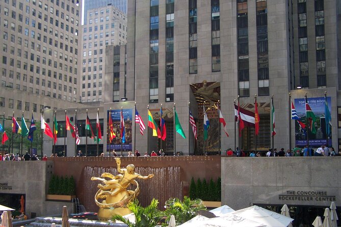 Private Luxury Tour of NYC With Transportation - From FAO Schwarz to Rockefeller Center and 5th Avenue Views