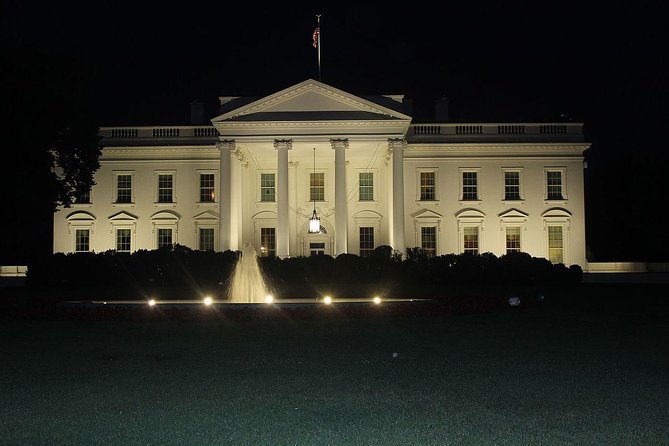 Private Night-Time Monuments Tour of DC for up to 10 Guests - The rhythm of photo stops: where the tour feels rushed or relaxed