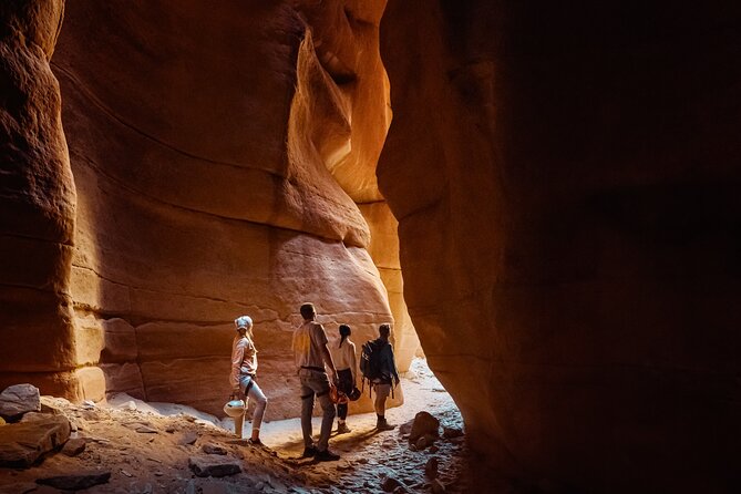 Red Rock Slot Canyon - Meeting at Sinclair Gas Station and Getting Started Fast