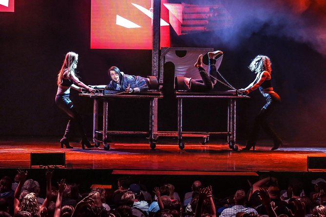 Reza Edge of Illusion Show in Branson - What happens during the show: a two-hour arc of wonder