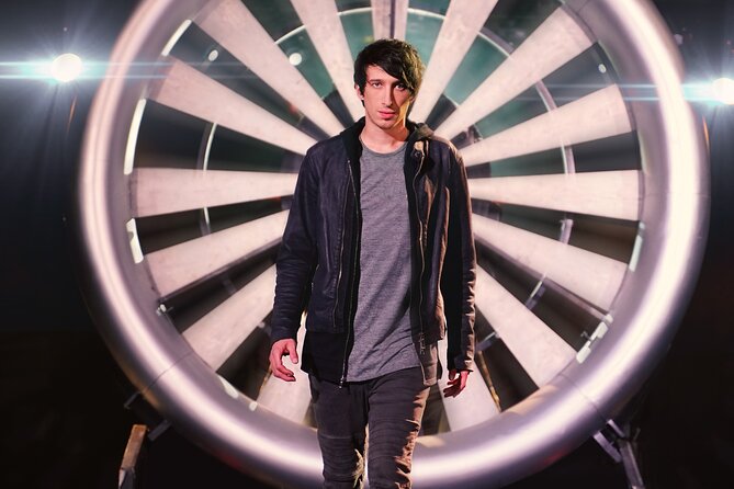 Reza Edge of Illusion Show in Branson - Who should book this show in Branson?