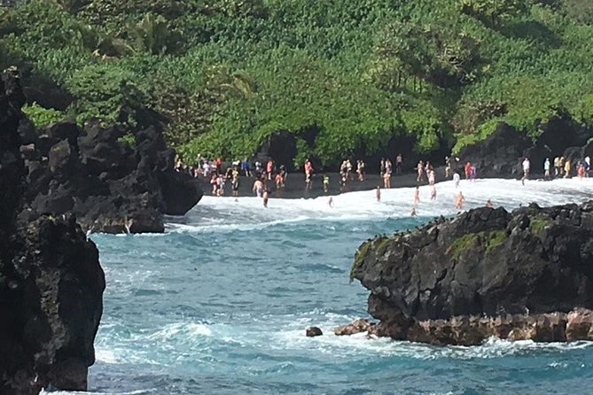 Road to Hana: Full-Day Scenic Drive with Blacksand & Waterfalls - Wai’anapanapa State Park: black sand beach plus lava tubes and cave legends
