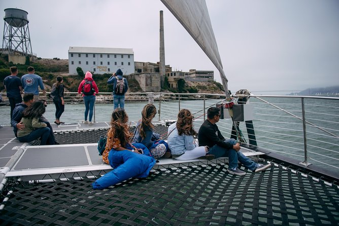 San Francisco Bay Sailing Cruise - Departing from the waterfront: skyline and sea lions first