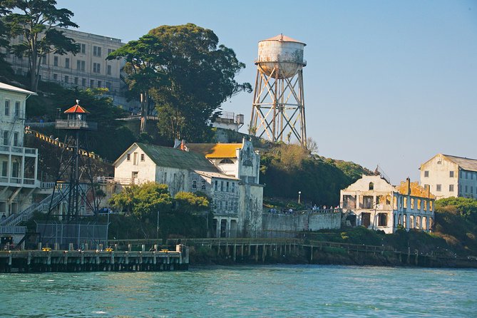 San Francisco: Bridge to Bridge Cruise (90-minutes) - Deck time: wind and cold are not optional