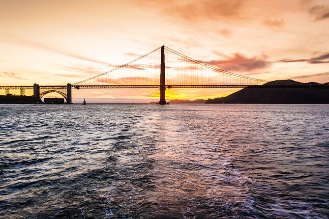 San Francisco City Lights Cruise (2-hours) - Summer vs winter: how your cruise theme changes