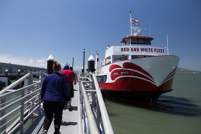 San Francisco: Golden Gate Bay Cruise (60 Minutes) - Turning toward the Pacific, wildlife and headland scenery