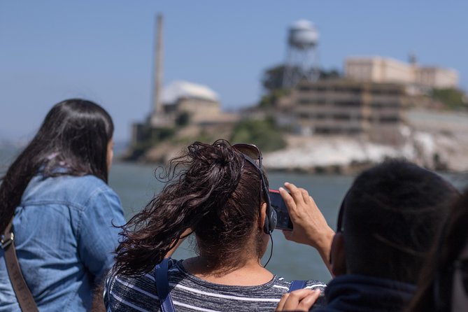 San Francisco: Golden Gate Bay Cruise (60 Minutes) - Back toward Fisherman’s Wharf, Bay Bridge and Coit Tower