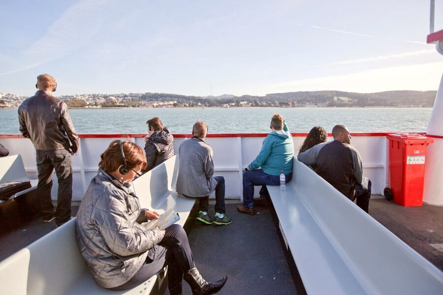 San Francisco: Golden Gate Bay Cruise - Onboard Bar, Comfort, and What to Pack for Bay Weather