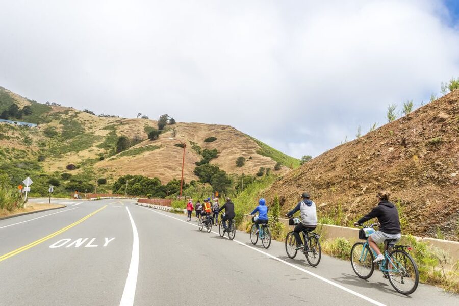 San Francisco: Golden Gate Bridge to Sausalito Cycling Tour - Fort Point and the Golden Gate Bridge Crossing: Views, Wind, and Photo Timing