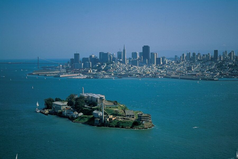 San Francisco: Hop-On Hop-Off Deluxe Bus Tour with 20 Stops - Planning tips: a smart way to structure an 8-hour SF loop