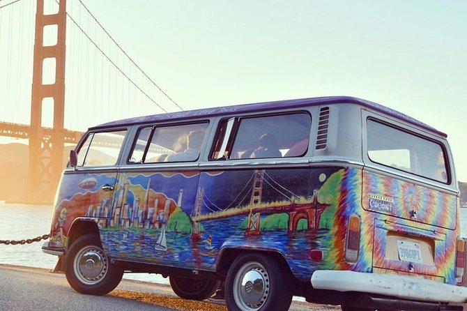 San Francisco Love Tour - Chinatown and North Beach by Grant Avenue, Dragon Gates, and old-school nightlife