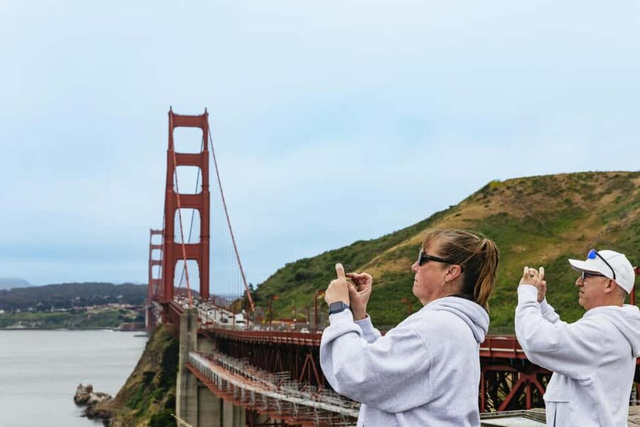 San Francisco: Muir Woods & Sausalito Tour with Ferry Option - Entering Muir Woods: 90 minutes among the giants