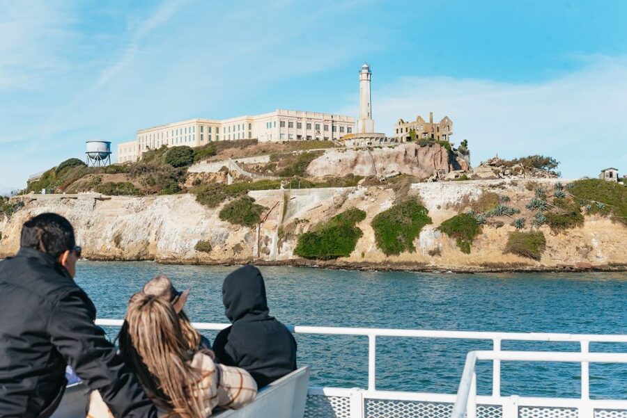 San Francisco: Skip-the-Line Escape from The Rock Bay Cruise - Food and drink: plan to buy, not to snack-plan