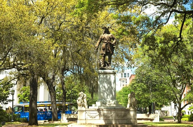 Savannah Ghost Tour with the Guy in the Kilt + Bar Stops - Meeting at Hull and Bull: Getting Started at the Right Spot