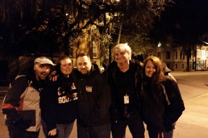 Savannah Ghost Tour with the Guy in the Kilt + Bar Stops - Photo Moments and Night-Air Comfort: Small Things That Make a Big Difference