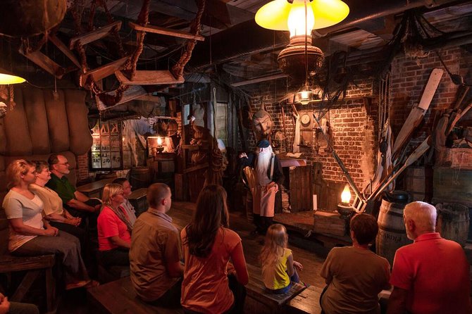 Savannah Ghosts & Gravestones Trolley Tour - What you actually hear: murder stories, humor, and a PG-13 edge