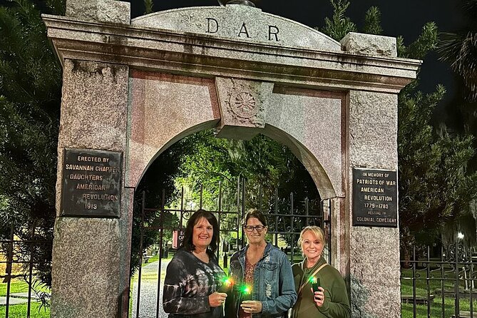 Savannah Ghostwalker Tour and Ghost Hunt - Using the K2 EMF meter during the walk
