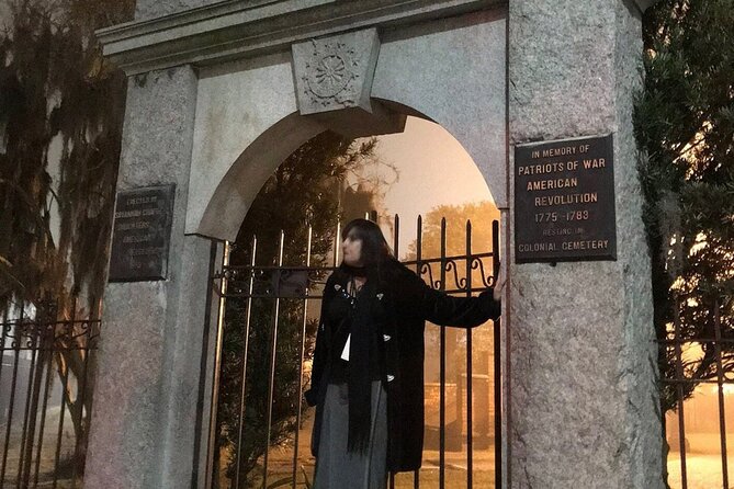 Savannah Haunted Pub Crawl Walking Tour - Colonial Park Cemetery: the one stop that can change the whole feeling