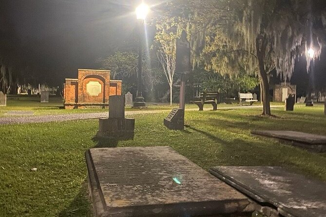 Savannah Haunted Pub Crawl Walking Tour - Group size, hearing the guide, and pacing reality checks