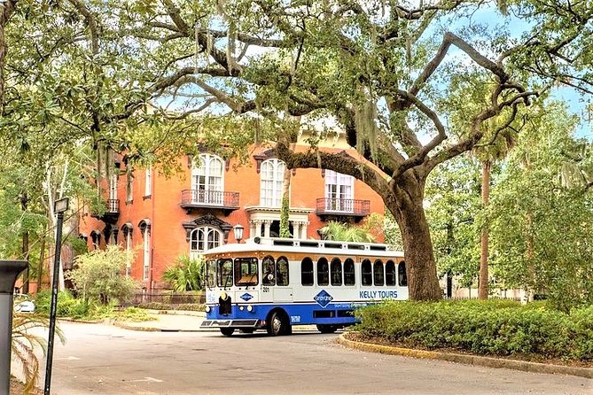 Savannah Land & Sea Combo: City Sightseeing Trolley Tour with Riverboat Cruise - A First-Timer Shortcut Through Savannah Squares and Spanish Moss