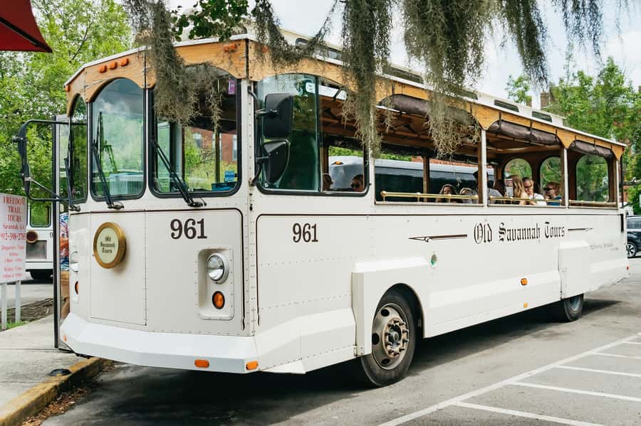 Savannah: Old Savannah Tours Historic Overview - The 75-minute non-stop route, and what it really accomplishes