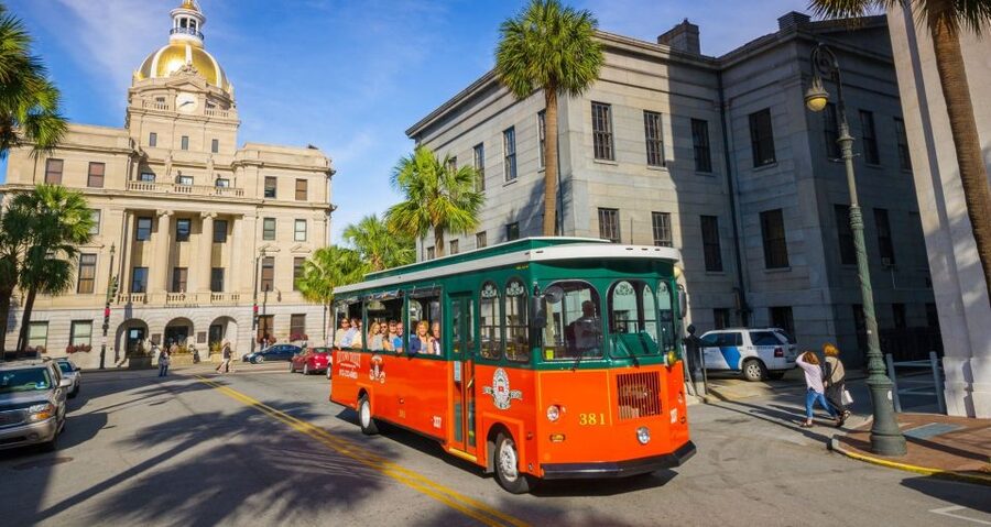 Savannah: Old Town Hop-On Hop-Off Trolley Tour - Why a hop-on hop-off trolley works so well in Savannah